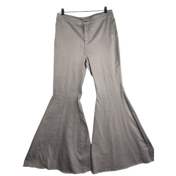 Free People Denim - Free People We the‎ Free Bell Bottom Khaki pants jeans, size 33, size 16 women's